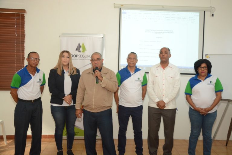 Comité de Educación de COOPSEGUROS realizan actividad educativa con motivo al mes del cooperativismo