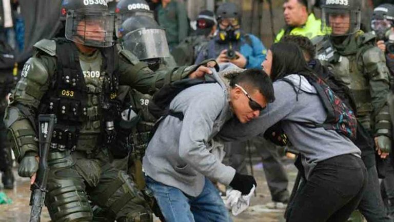 Colombia se une a la rabia latinoamericana con fuertes protestas contra Duque