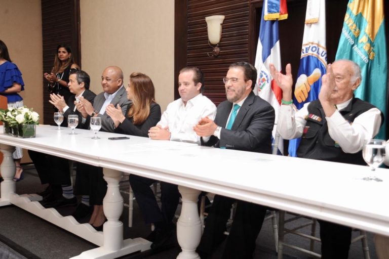 ALIANZA PAÍS Y PRM FIRMAN ACUERDO ELECTORAL PARCIAL A NIVEL CONGRESUAL Y MUNICIPAL