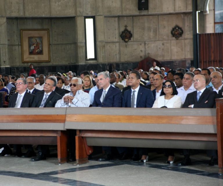 Celebran misa por 18 aniversario del deceso del profesor Bosch