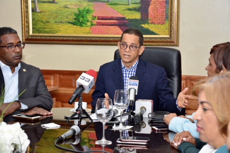 Comisión Bicameral que estudia Proyecto de Ley que elimina recargo por mora en pagos al SDSS  avanza en el conocimiento de la iniciativa legislativa