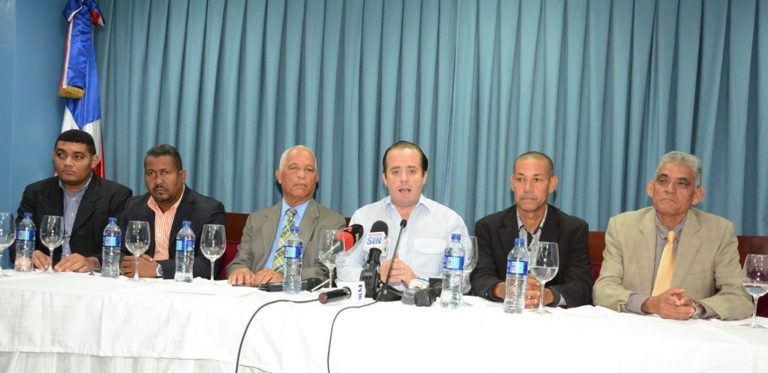 Senador Paliza deplora malas condiciones del estadio José Briceño de Puerto Plata y clama por su remozamiento