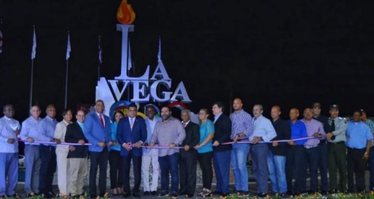 Dejan inaugurada moderna entrada de la ciudad de La Vega