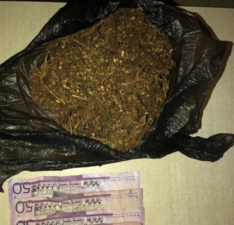 DICAN detiene a dos haitianos con presunta marihuana en Montecristi