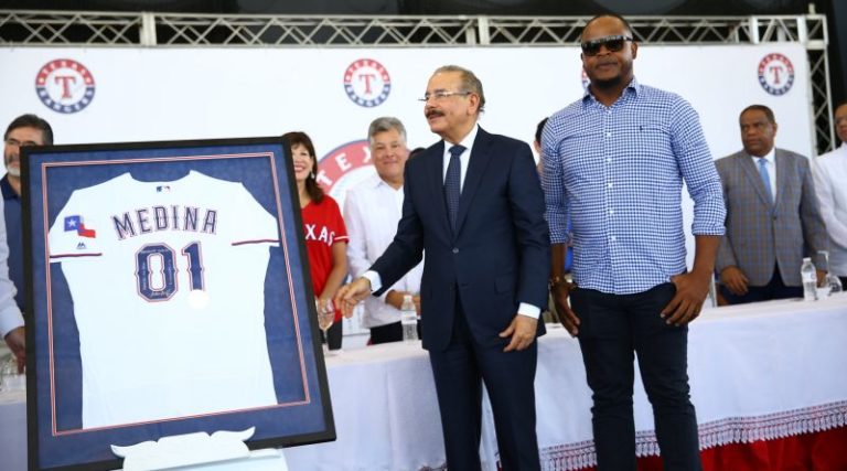 Presidente Danilo Medina asiste a inicio operaciones de academia de béisbol Rangers de Texas, en Boca Chica