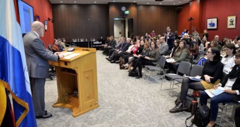 Embajada dominicana en Canadá promueve diálogo interinstitucional sobre no violencia contra la mujer