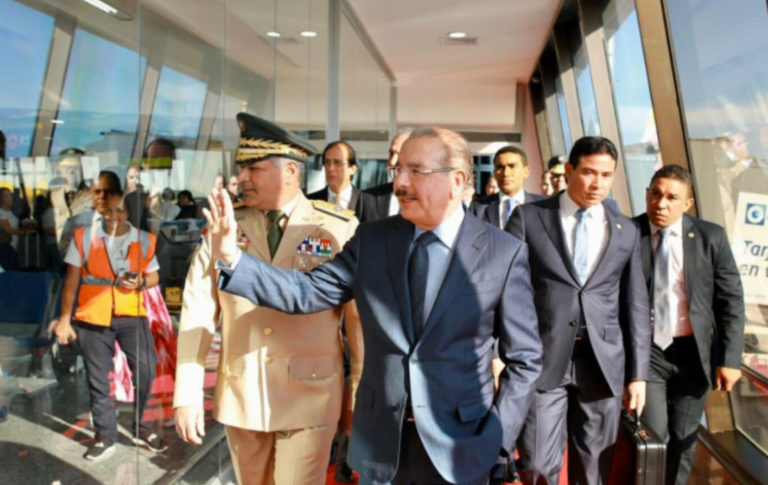 Presidente Medina regresa al país tras participar en cumbre del clima COP25 en Madrid