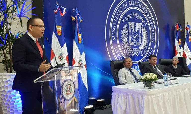 Trajano Potentini dicta conferencia en Cancillería sobre mecanismos vinculantes internacionales anticorrupción