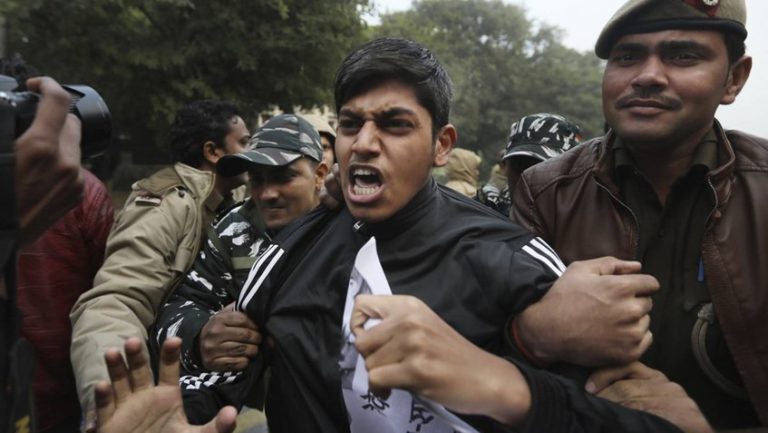 El Gobierno indio corta Internet en el estado más poblado en medio de fuertes protestas