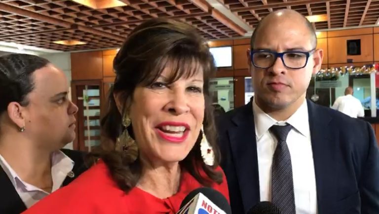 Embajadora Bernstein dice no hay fecha para extraditar a El Abusador hacia EU