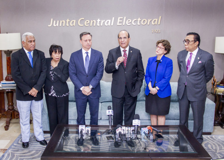 Pleno JCE sostiene reunión de trabajo con Procurador General de la República; delitos electorales serán perseguidos por fiscales de todo del país