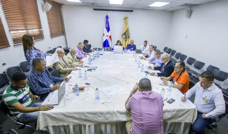 JCE y partidos realizan proceso de validación de boletas automatizadas para elecciones municipales 2020