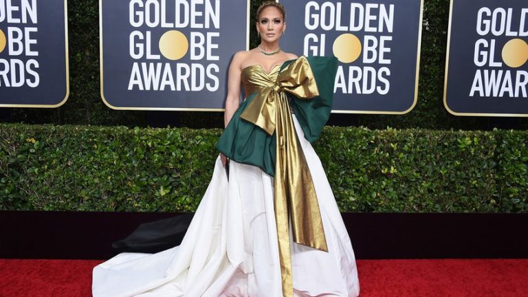 Jennifer López deslumbró en la alfombra roja de los Globos de Oro