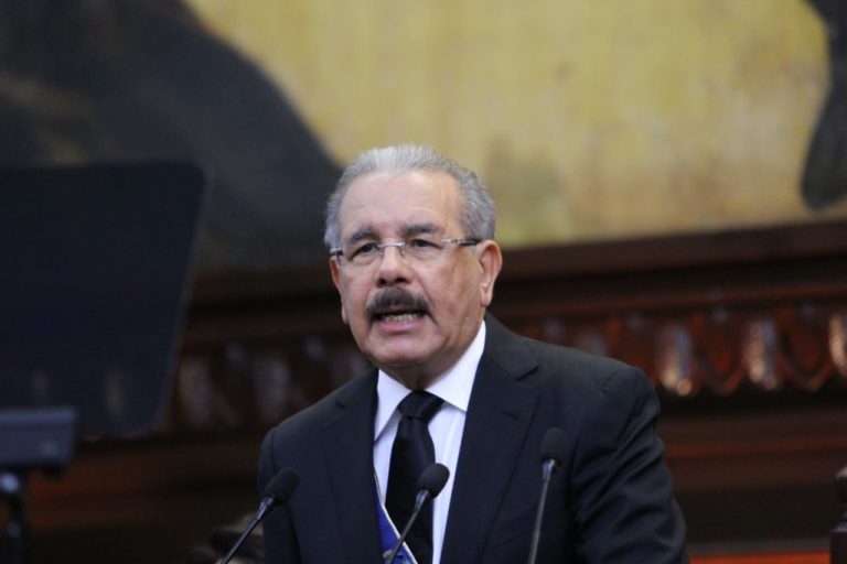 Presidente Medina dice que quienes lleven más personas a votar ganarán las municipales .