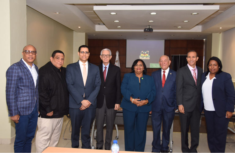Ministerio de Trabajo encabeza reunión con Fedomu y Mipymes