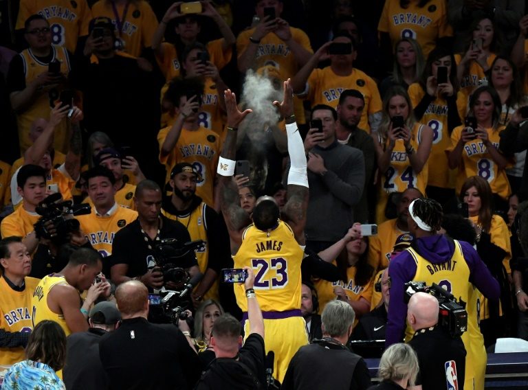 LeBron promete continuar con legado de Kobe Bryant