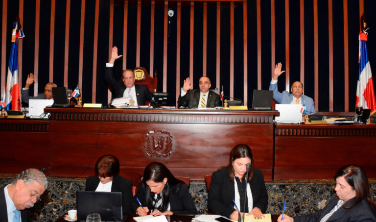 El Senado declara de urgencia y aprueba en dos lecturas consecutivas proyecto de Ley de Garantías Mobiliarias