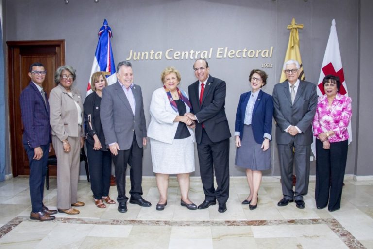 JCE y la Cruz Roja Dominicana firman convenio para asistencia a los electores en los recintos electorales de los procesos del 2020