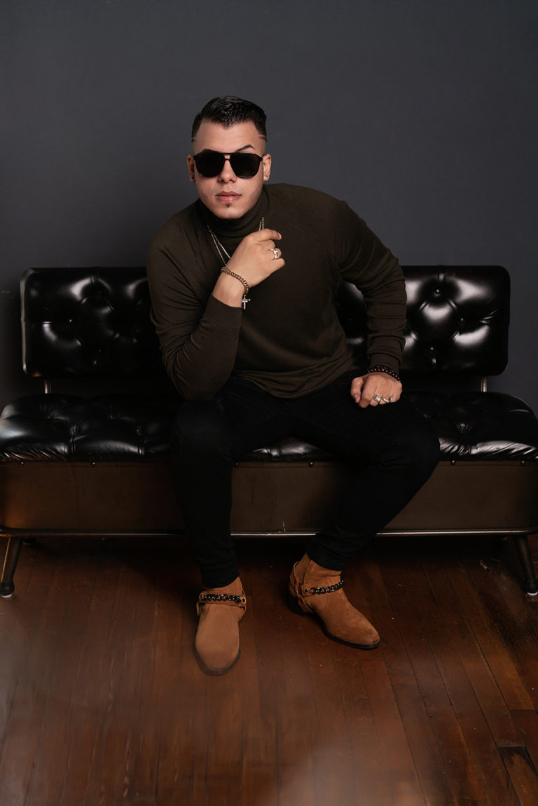 El Peluche Radio con la parte humana de los urbanos famosos