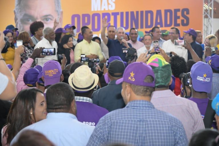 GONZALO CASTILLO EXHORTA POBLACIÓN A VOTAR EN TRANQUILIDAD EL 15 DE MARZO