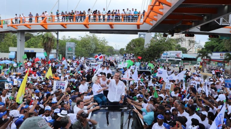 13 partidos marchan por suspensión de las elecciones municipales ( En vivo)