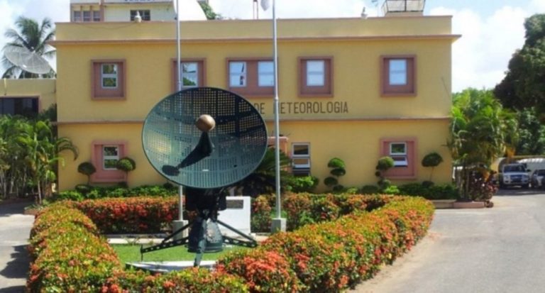 ALGUNAS LLUVIAS  MATUTINAS Y CHUBASCOS EN LA TARDE… OLEAJE ANORMAL EN AMBAS COSTAS DEL PAÍS