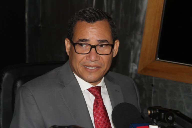 Eddy Olivares sugiere a la JCE consultar cada decisión con los partidos políticos