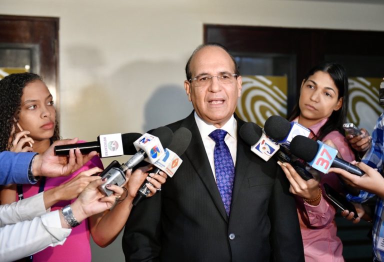 Castaños Guzmán afirma JCE está lista para recibir 7.4 millones de electores este domingo; insta a ciudadanos a que la mejor manera de defender el voto es votando