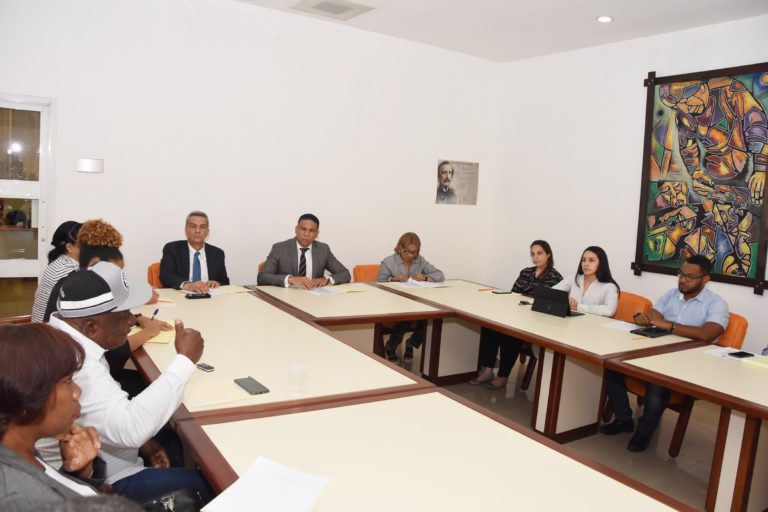 CNS aumenta 15% al salario mínimo de los trabajadores de albañilería