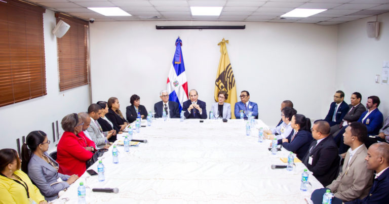 Pleno JCE se reúne con secretarios líderes de Juntas Electorales para tratar organización elecciones extraordinarias municipales