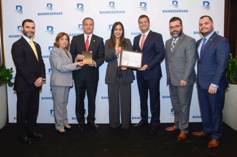 Banreservas gana premio FICO Decisions Awards a la captación y gestión de clientes