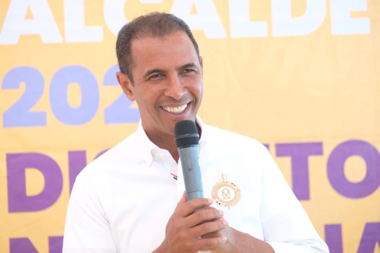 Domingo Contreras destaca rol de la mujer dominicana desde que emprendió el camino por la igualdad