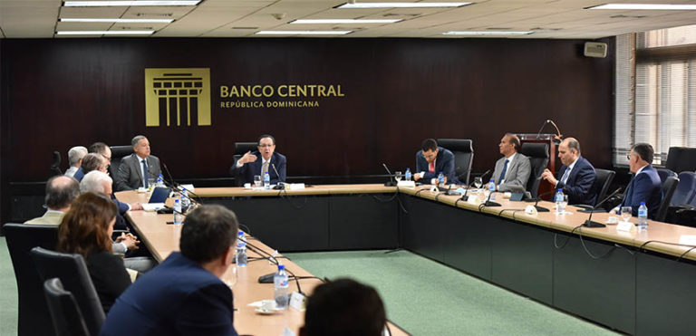 La Comisión para atender Asuntos Económicos y de Empleo y el Consejo Nacional de Competitividad evalúan medidas tomadas ante el COVID-19