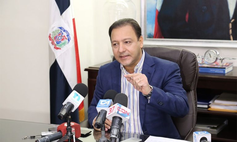 Abel Martínez solicita a Comisión Alto Nivel aislamiento del municipio de Santiago