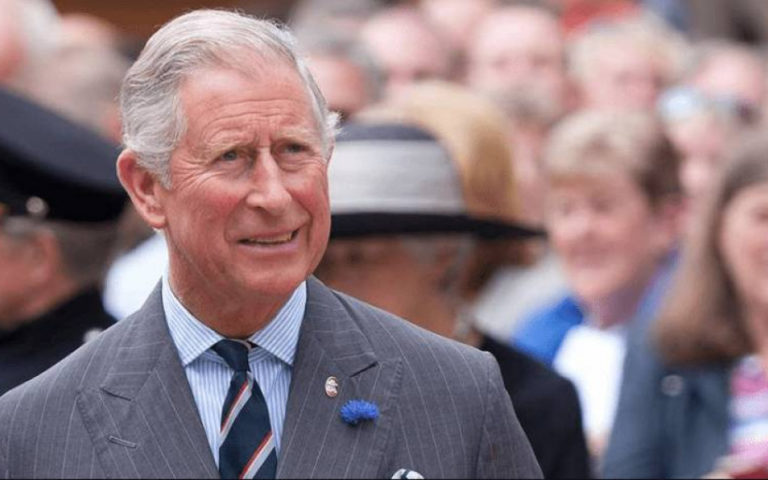 El príncipe Carlos de Inglaterra da positivo en coronavirus