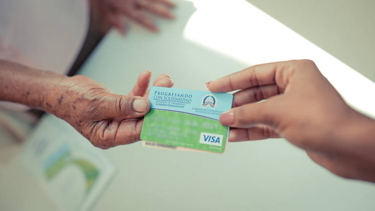 Gobierno eleva a 5,000 pesos tarjeta Solidaridad y dará dinero a desempleados