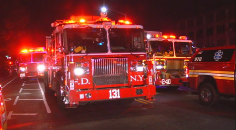 Estalla incendio frente al hospital Lebanon en El Bronx