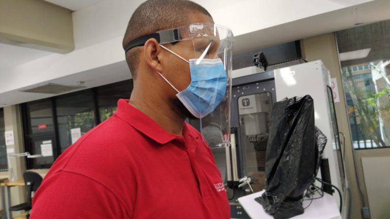 Estudiantes de INTEC diseñan mascaras para evitar contagio de COVID-19