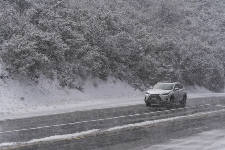 Prevén nevadas e inundaciones en California por tormenta