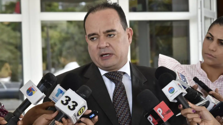 Colegio de Abogados rechaza creación Ministerio de Justicia; dice debilitaría funciones Ministerio Público