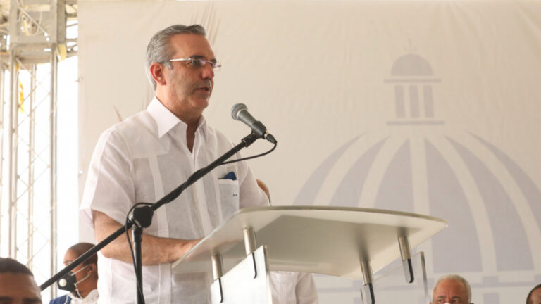 Presidente Abinader reitera protegerá producción nacional de arroz