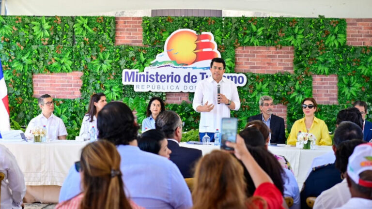 Ministerio de Turismo inicia restauración del Alcázar de Colón, Puerta de la Misericordia y Museo de las Casas Reales
