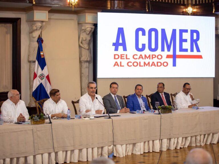 Presidente Abinader encabeza lanzamiento programa “A Comer: Del Campo al Colmado” que abaratará precios de alimentos canasta básica familiar