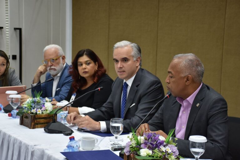 Ministro de Trabajo afirma Proyecto de Apoyo al Sistema Flexible de Empleo RD Trabaja impactará a más de 500 mil dominicanos 
