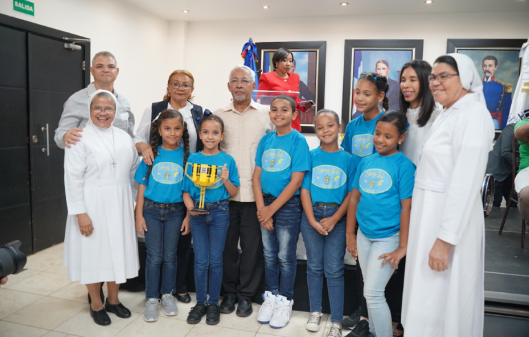El MINERD resalta el esfuerzo de estudiantes participantes en el programa First Lego League