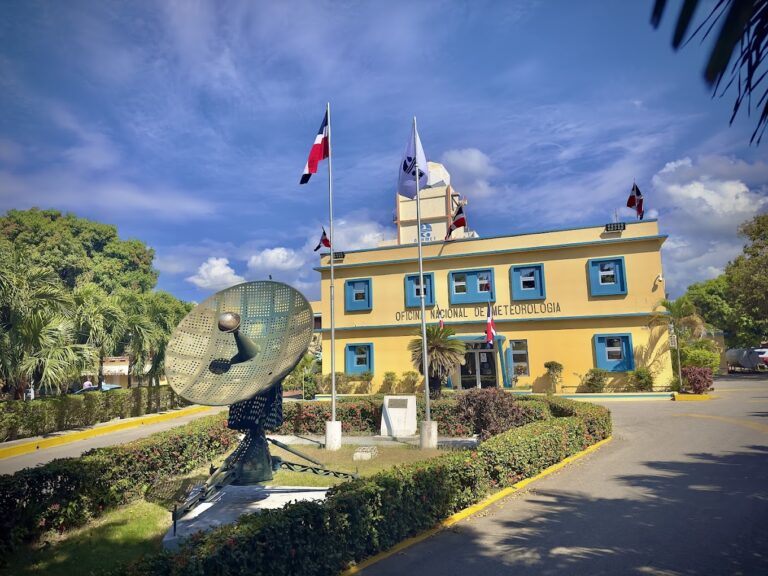 ONAMET informa que seguirán vigentes los avisos nmeteorológicos por aguaceros con tormentas eléctricas y ráfagas de viento