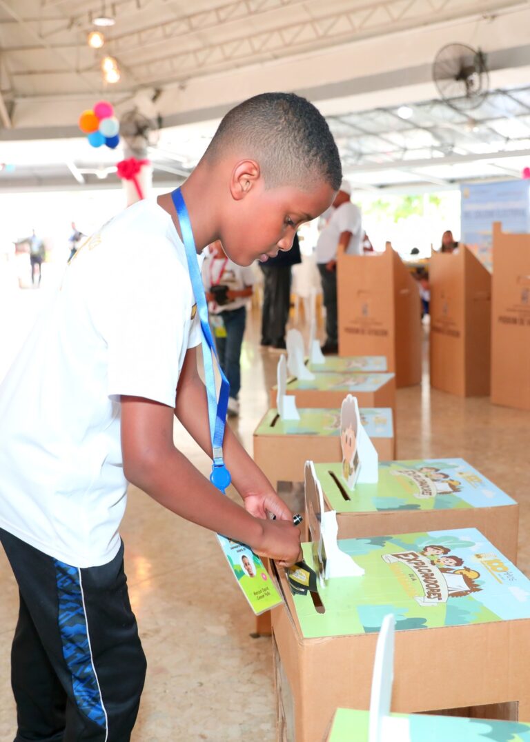 JCE realiza primeras elecciones infantiles donde resultó ganador el valor «Justicia»