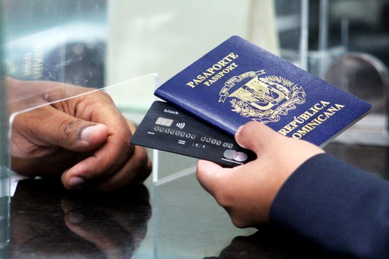 Pasaportes anuncia nuevo horario