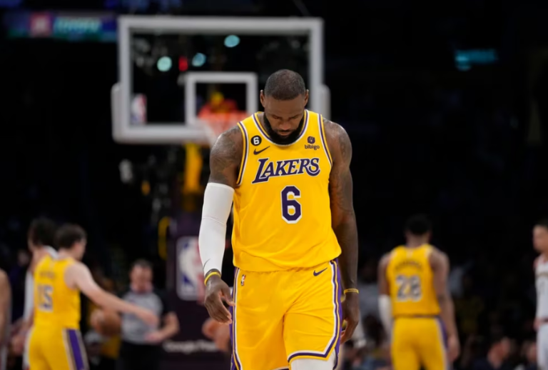 LeBron James regresará con Lakers para temporada 21 en NBA