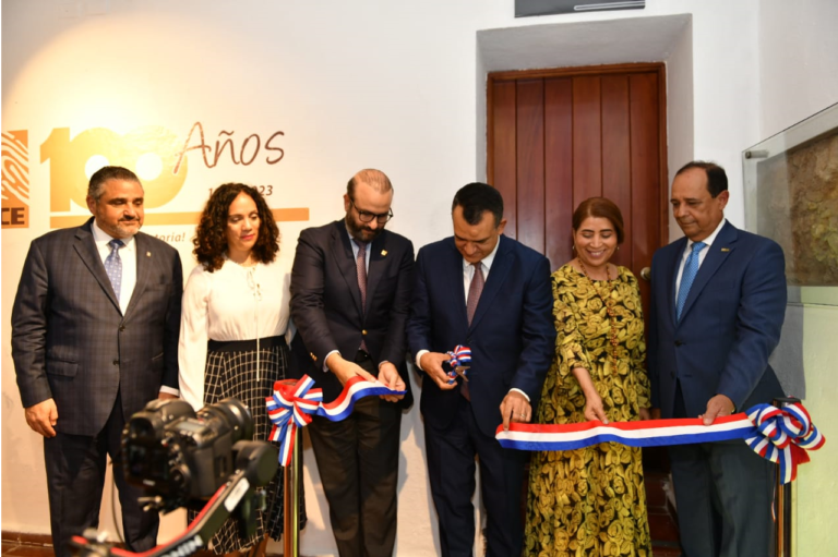 La JCE y el Centro Cultural Banreservas dejan abierta al público la exposición documental “100 años, ¡Un siglo de Historia!”